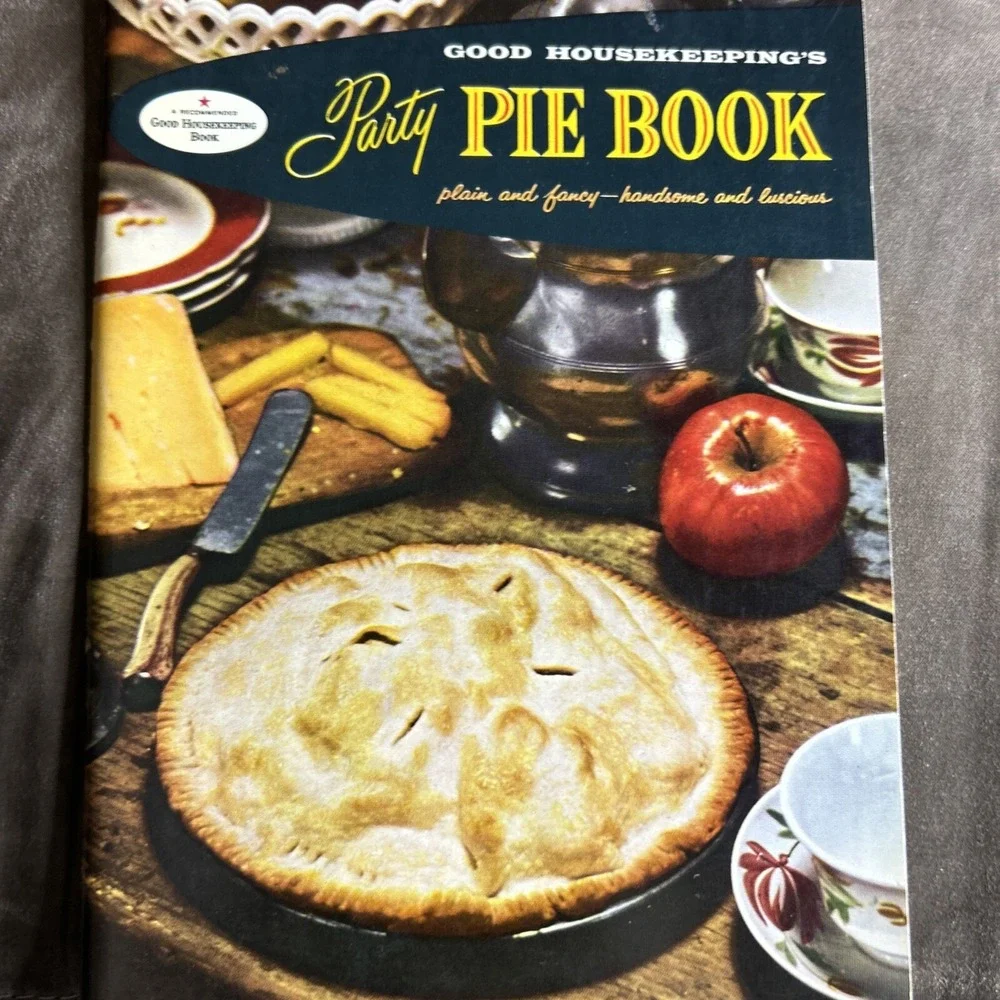 Set Of 2 Good‎ Housekeeping Cookies And Pie Book